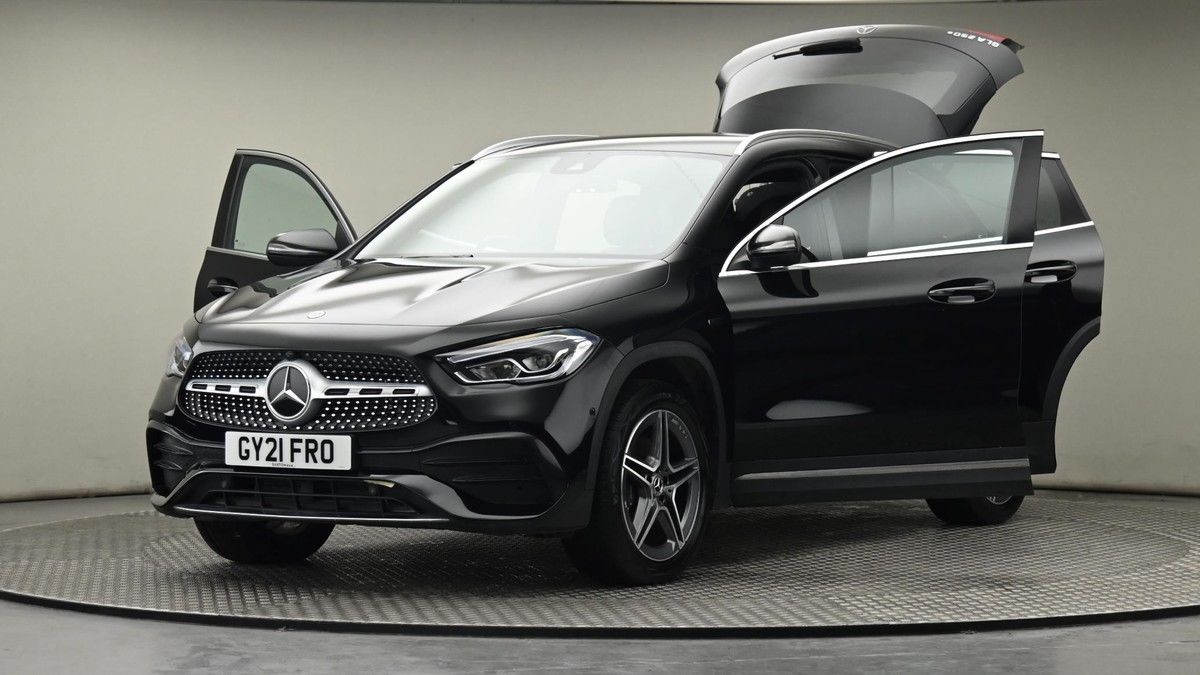 Mercedes-Benz GLA Image 28