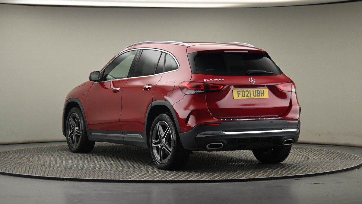 Mercedes-Benz GLA Image 24