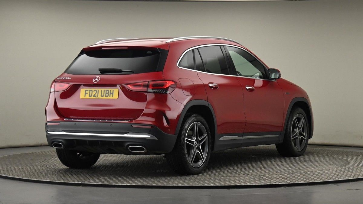 Mercedes-Benz GLA Image 26