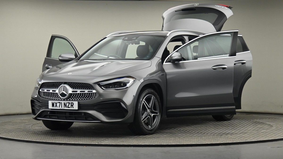 Mercedes-Benz GLA Image 28