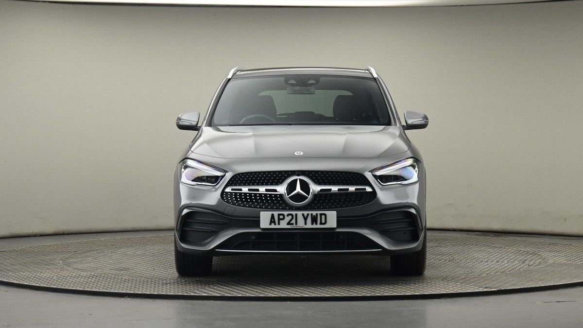 Mercedes-Benz GLA Image 21