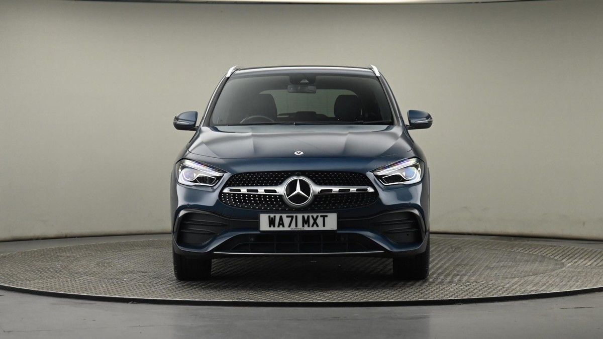 Mercedes-Benz GLA Image 21