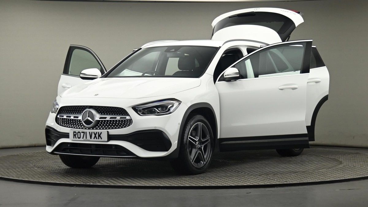 Mercedes-Benz GLA Image 28