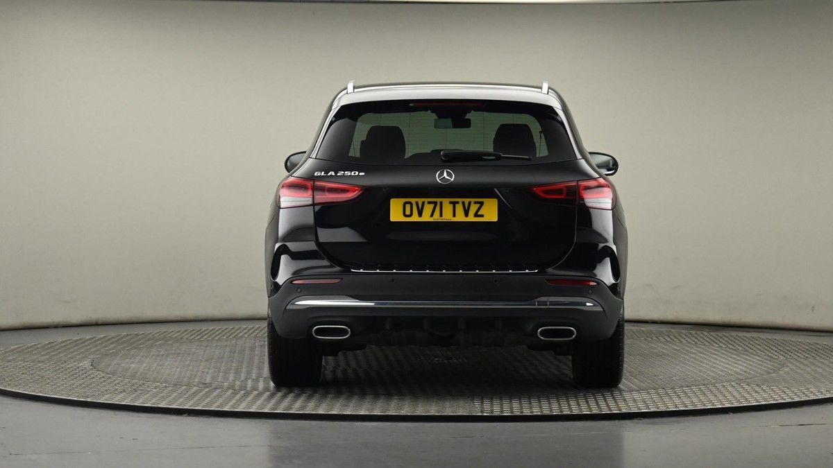 Mercedes-Benz GLA Image 25