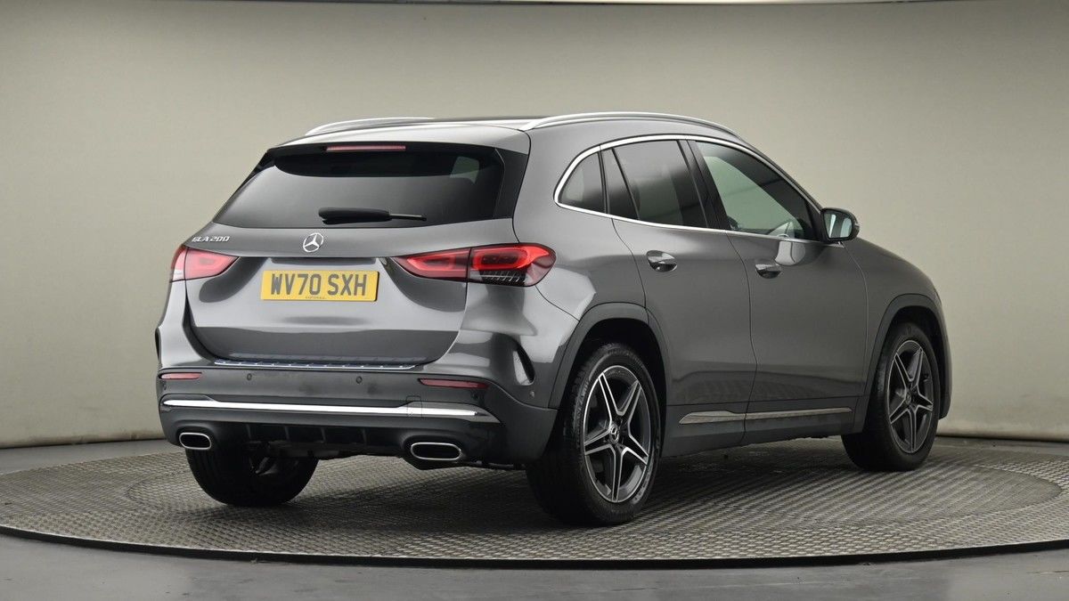 Mercedes-Benz GLA Image 26