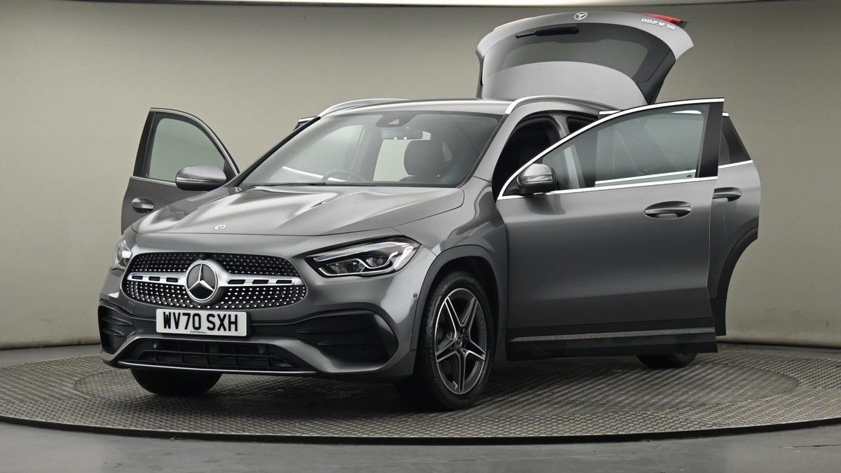 More views of Mercedes-Benz GLA