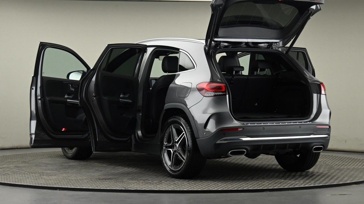 Mercedes-Benz GLA Image 29