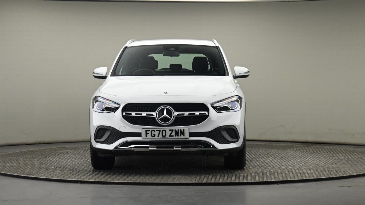 Mercedes-Benz GLA Image 21