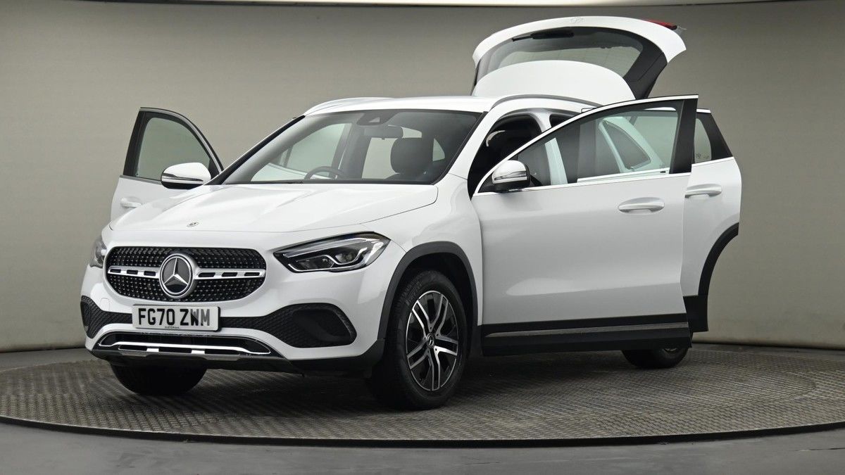 More views of Mercedes-Benz GLA