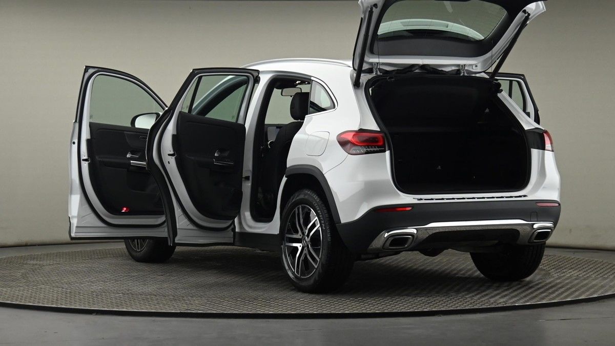 Mercedes-Benz GLA Image 29