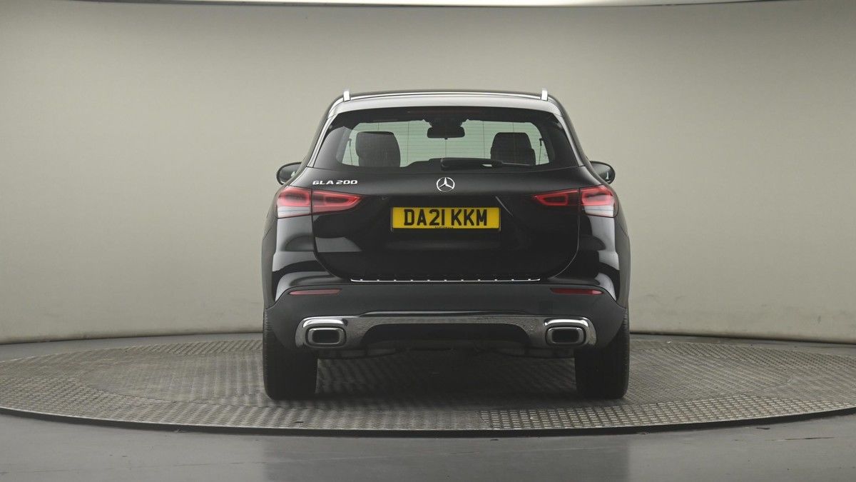 Mercedes-Benz GLA Image 25