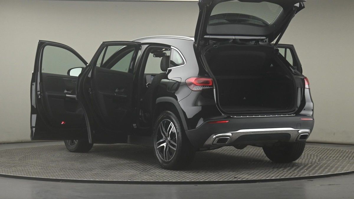 Mercedes-Benz GLA Image 29