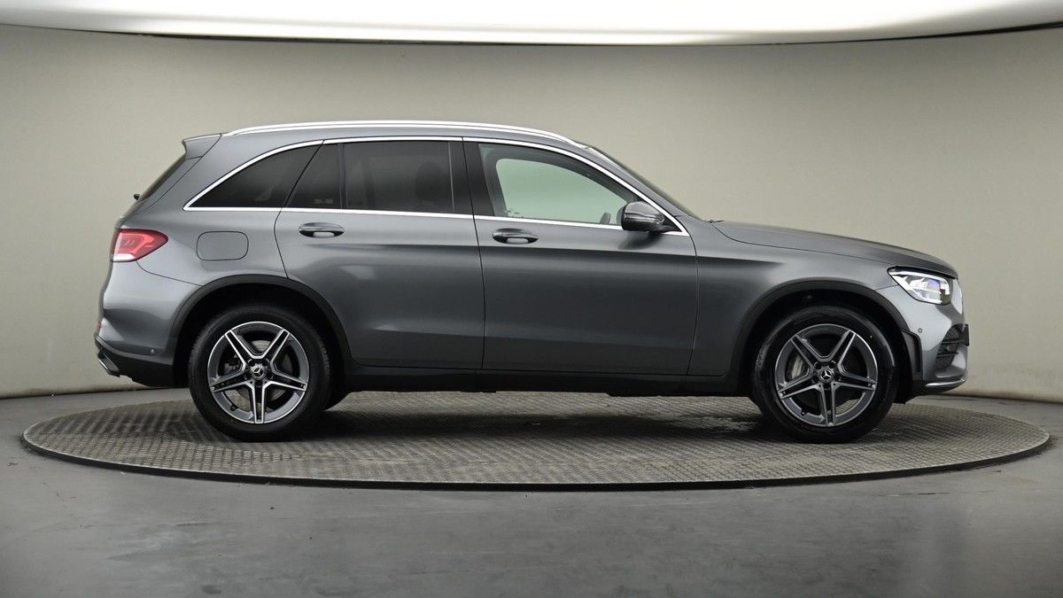 Mercedes-Benz GLC Image 26