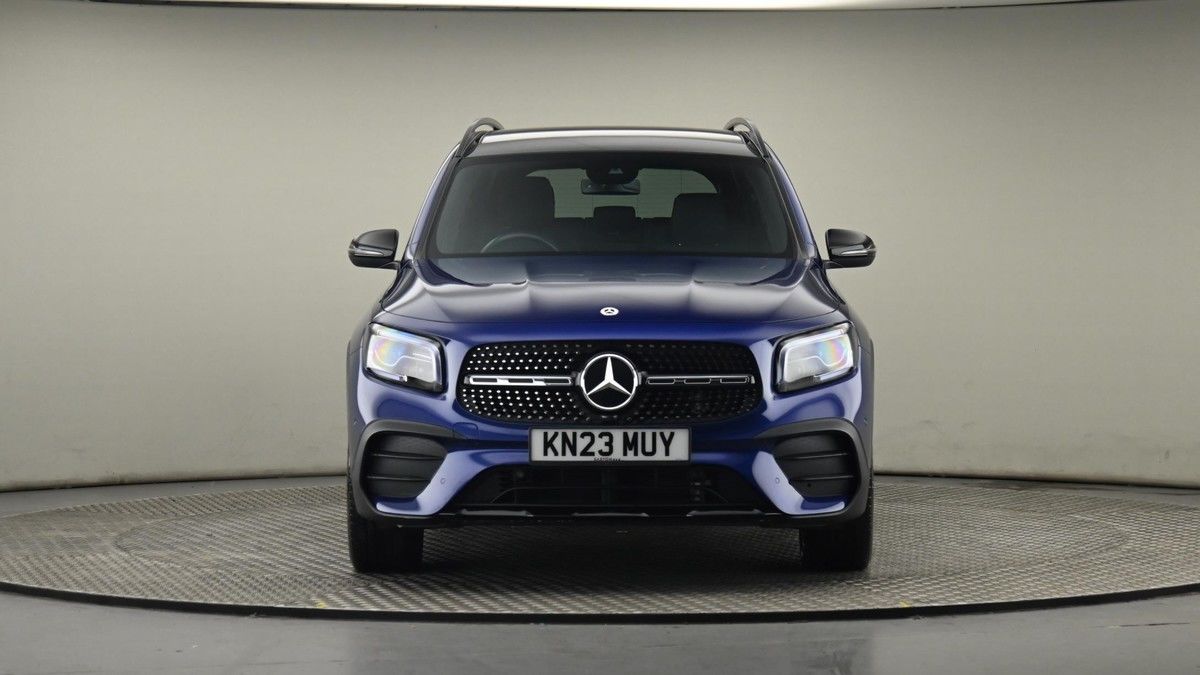 Mercedes-Benz GLB Image 21