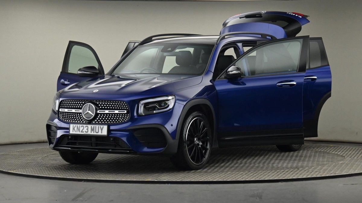 Mercedes-Benz GLB Image 28