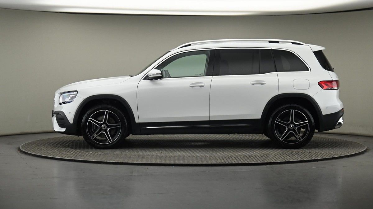 Mercedes-Benz GLB Image 23