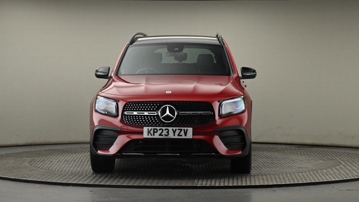 Mercedes-Benz GLB Image 21