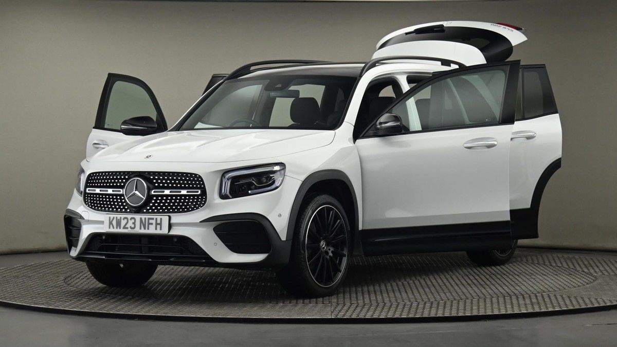 Mercedes-Benz GLB Image 28