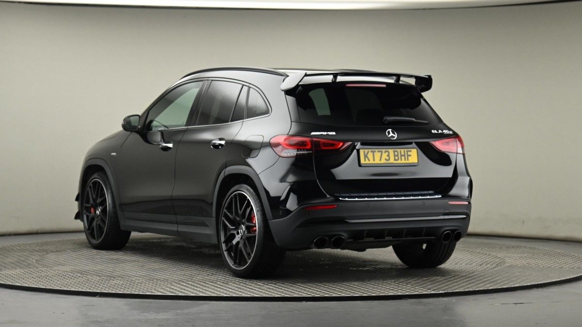 Mercedes-Benz GLA Image 24