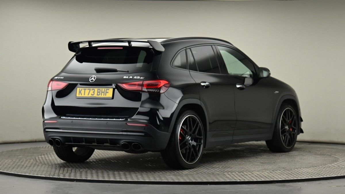 Mercedes-Benz GLA Image 26