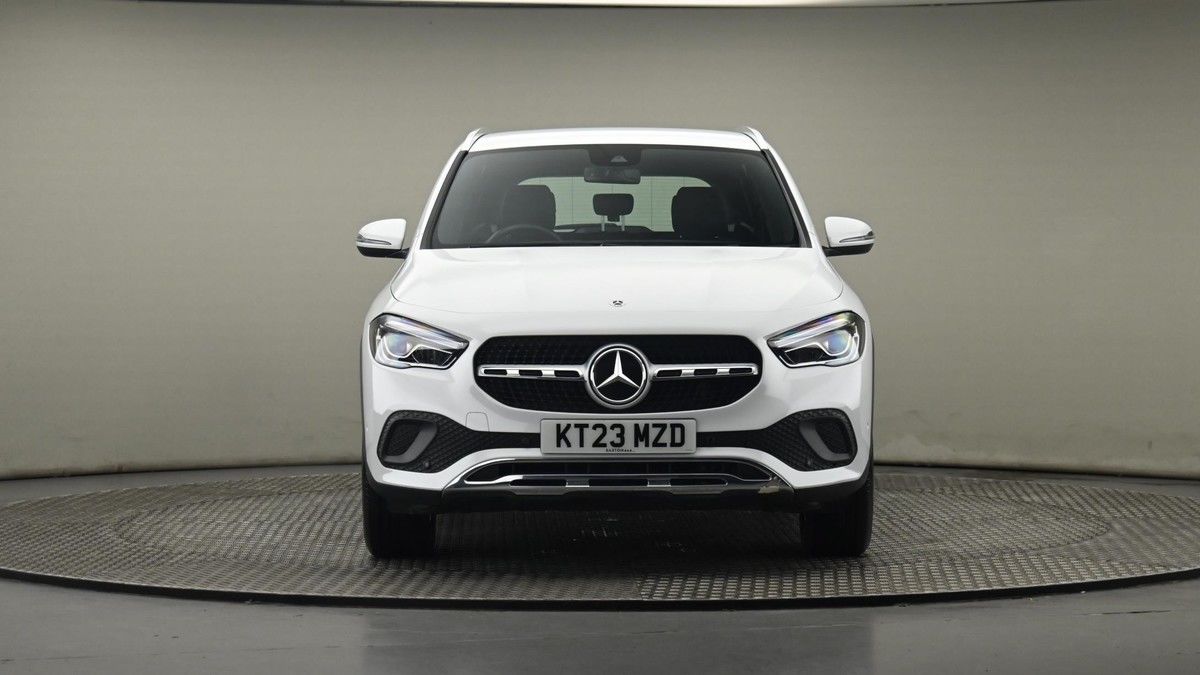 Mercedes-Benz GLA Image 21