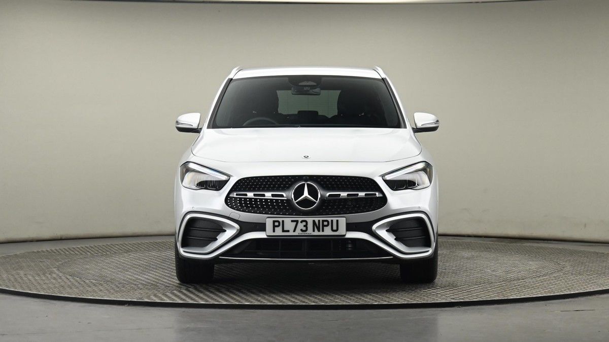 Mercedes-Benz GLA Image 21