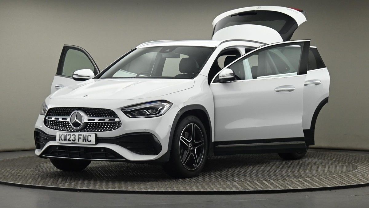 Mercedes-Benz GLA Image 28