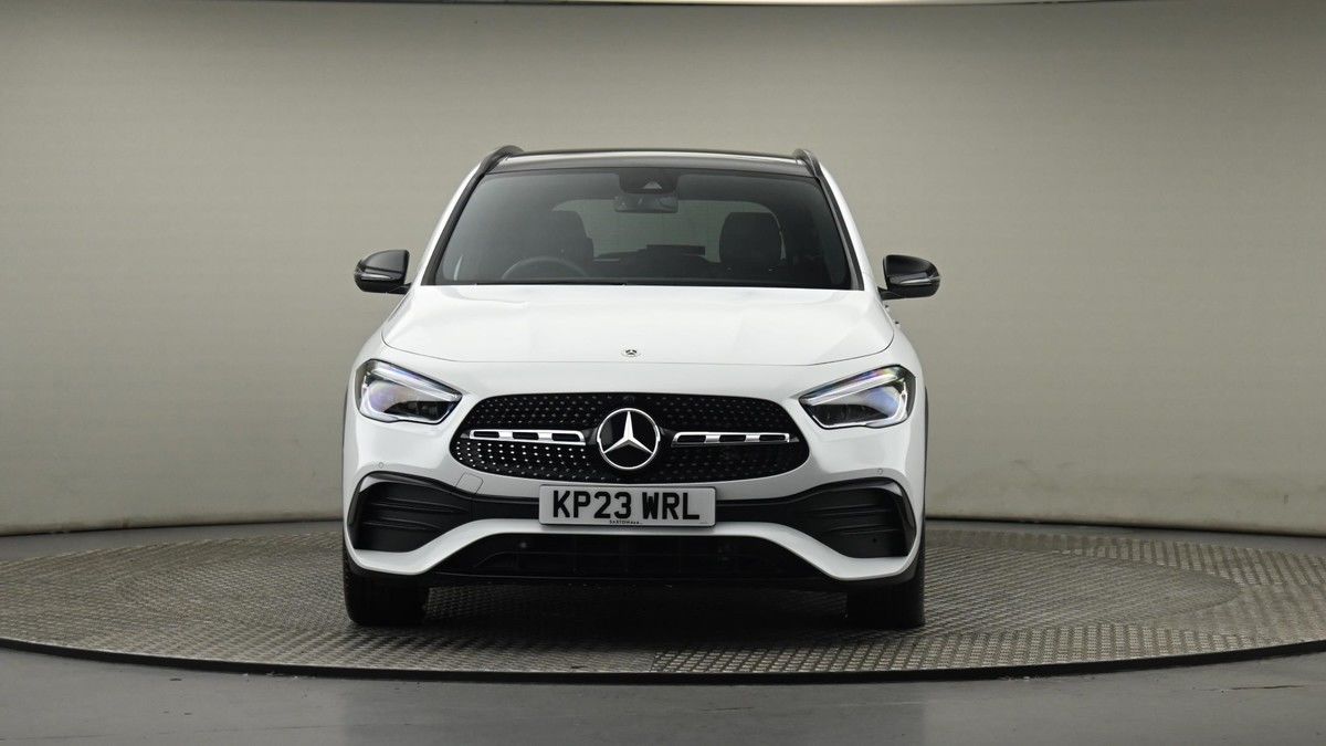 Mercedes-Benz GLA Image 21