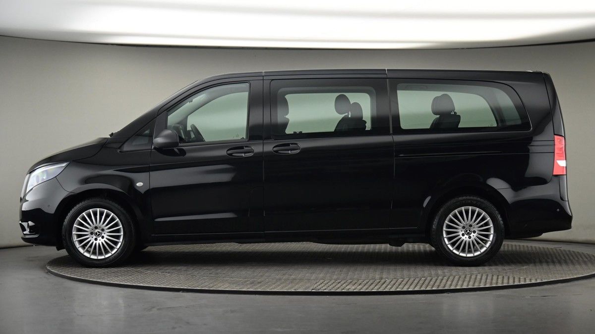 More views of Mercedes-Benz Vito