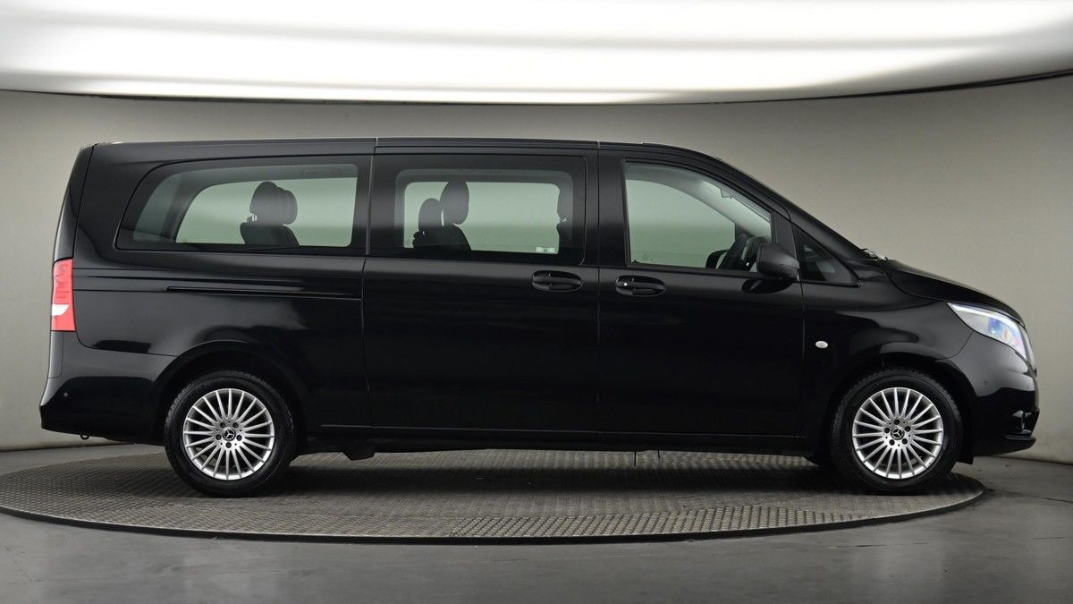 More views of Mercedes-Benz Vito