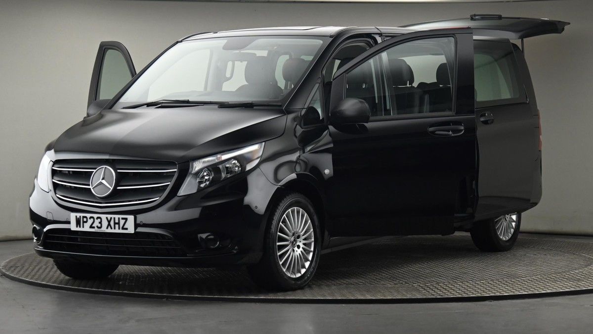 More views of Mercedes-Benz Vito