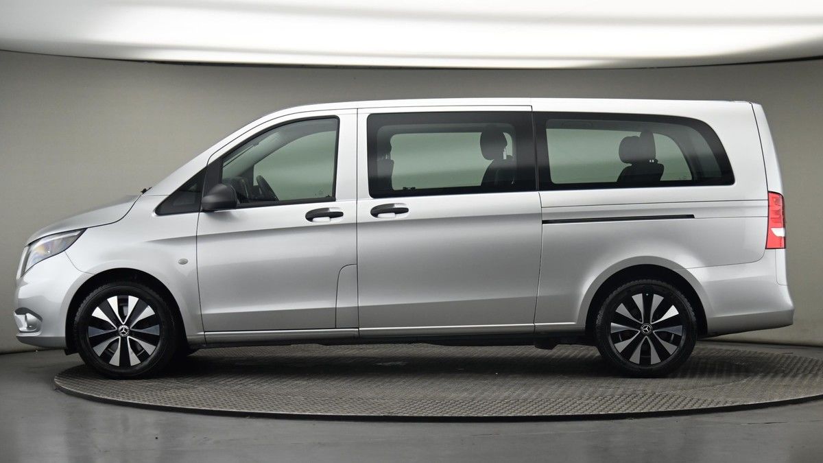 More views of Mercedes-Benz Vito