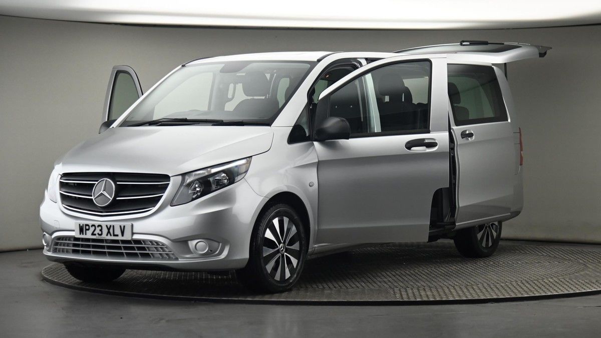 More views of Mercedes-Benz Vito