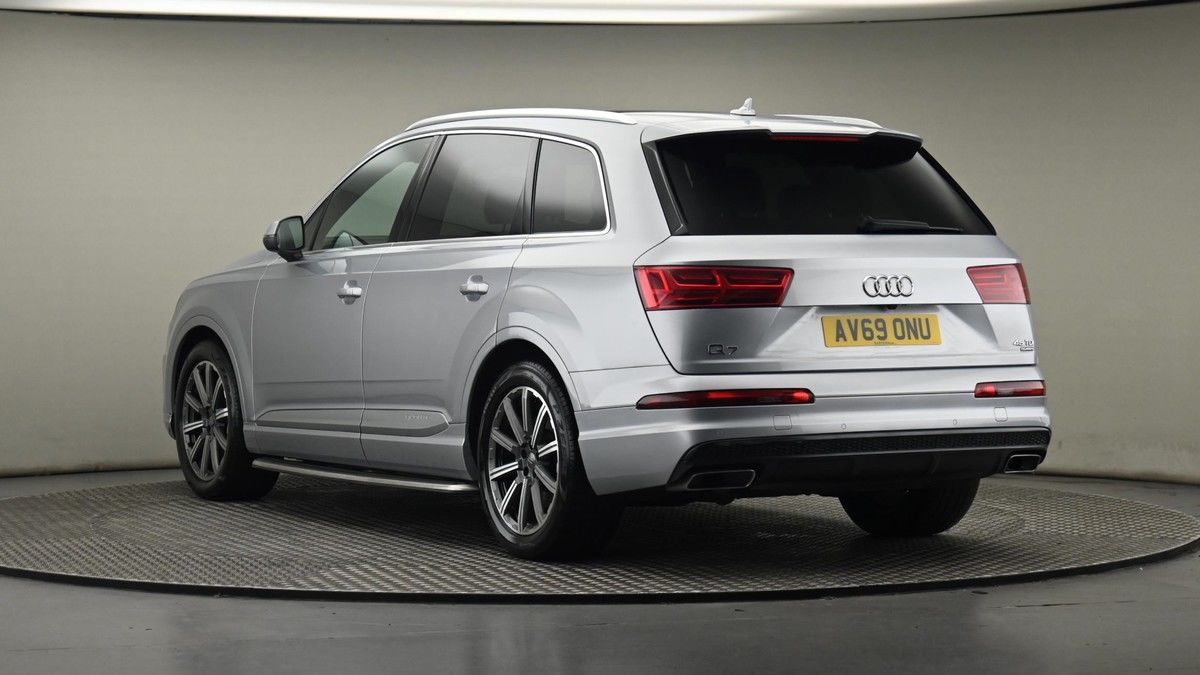 Audi Q7 Image 24