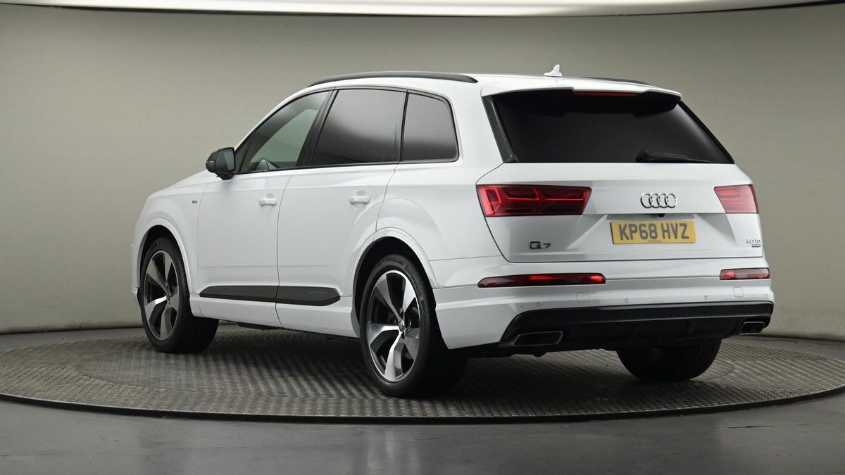 Audi Q7 Image 24