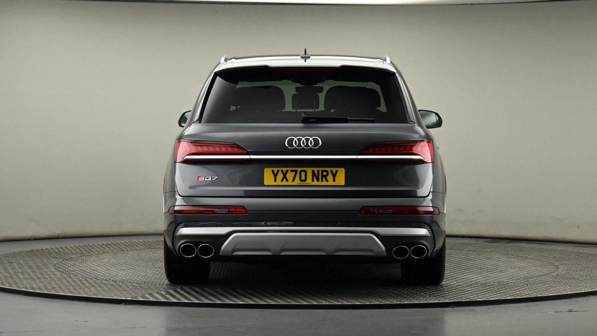 Audi SQ7 Image 24