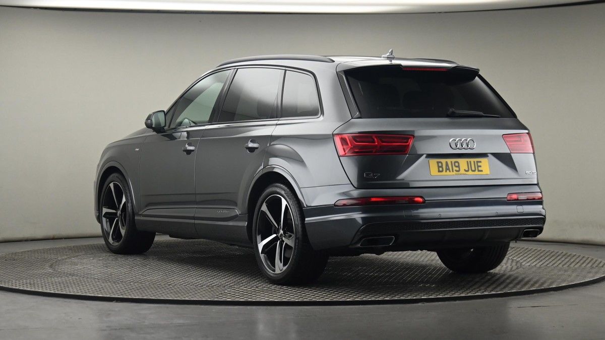 More views of Audi Q7