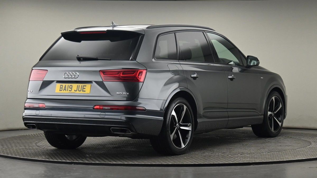 More views of Audi Q7