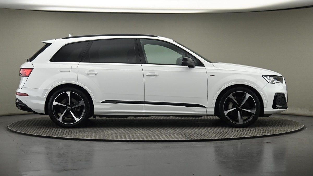 More views of Audi Q7