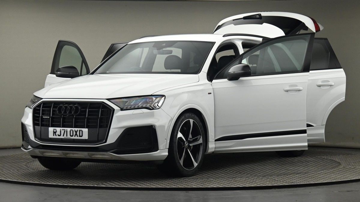 More views of Audi Q7