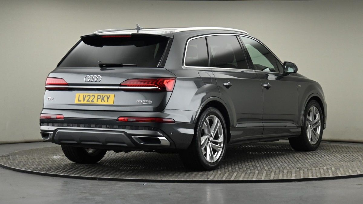 More views of Audi Q7