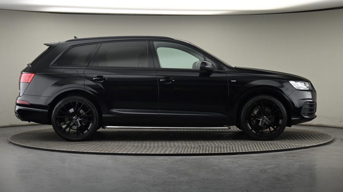 More views of Audi Q7