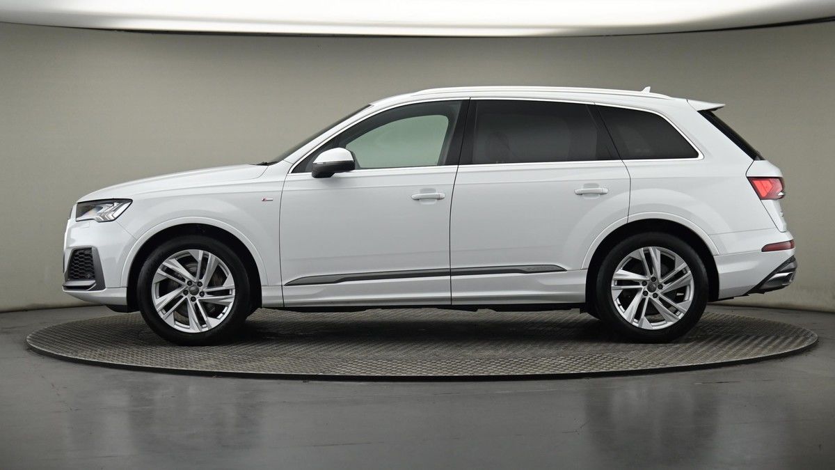 More views of Audi Q7