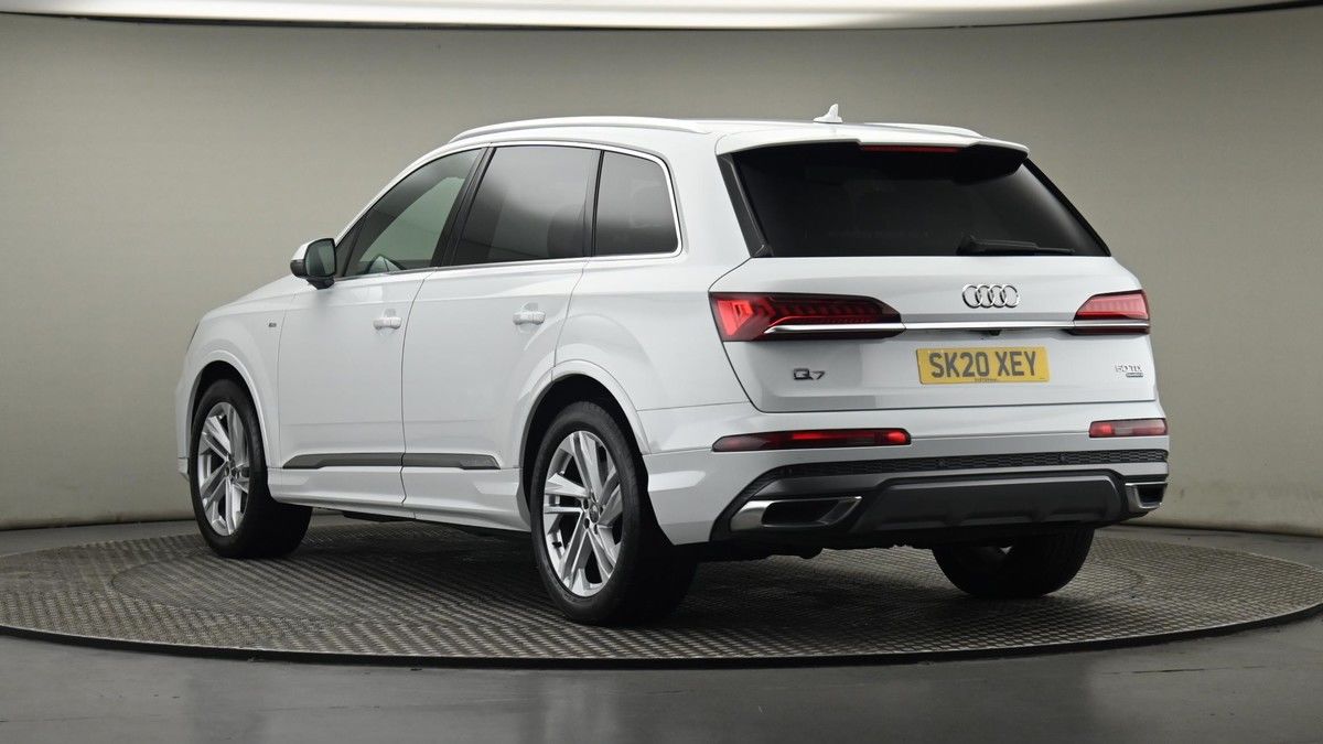 More views of Audi Q7