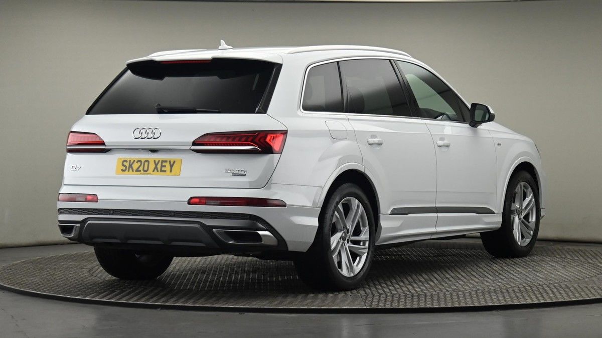 More views of Audi Q7