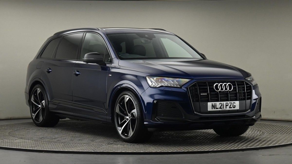 Audi Q7 Sticky Header Image