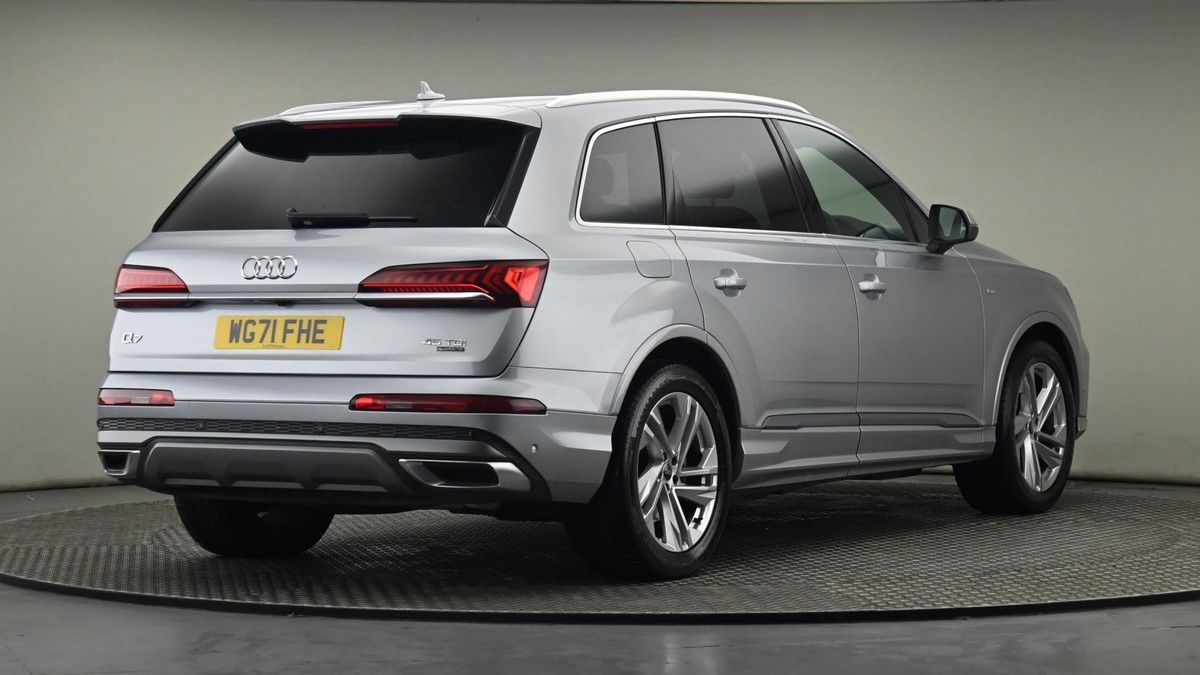 Audi Q7 Image 26