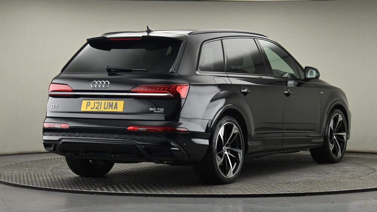 Audi Q7 Image 26