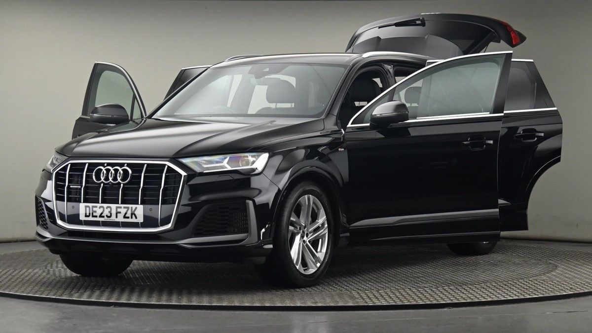 More views of Audi Q7