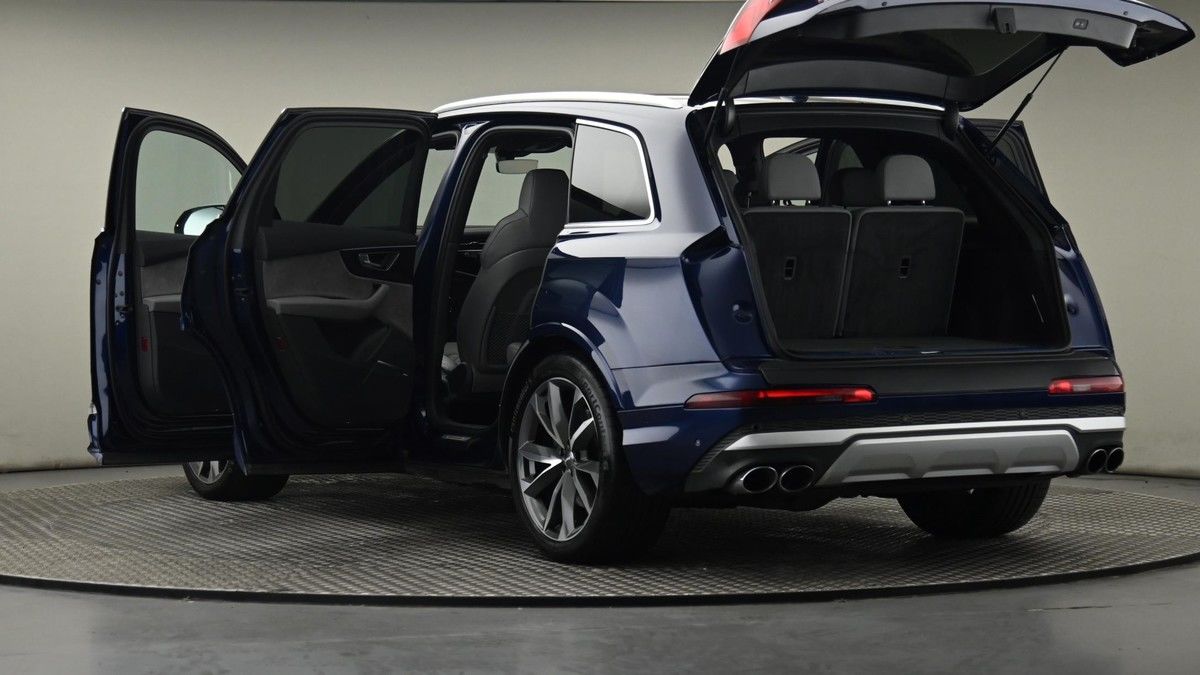 Audi SQ7 Image 29